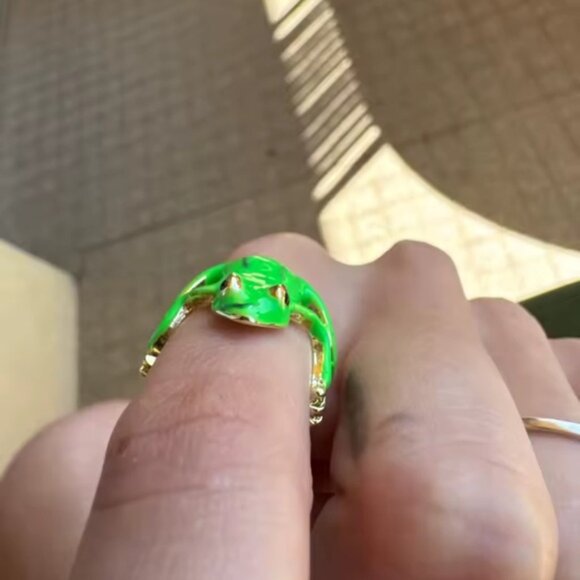 Frog Green Vibrant Ring - Picture 6 of 16